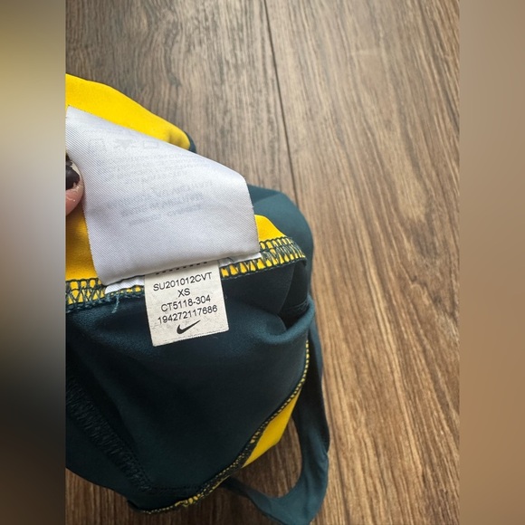 Women’s Nike Pro Dri Fit Tight fit Crop Green Size M - Picture 4 of 4